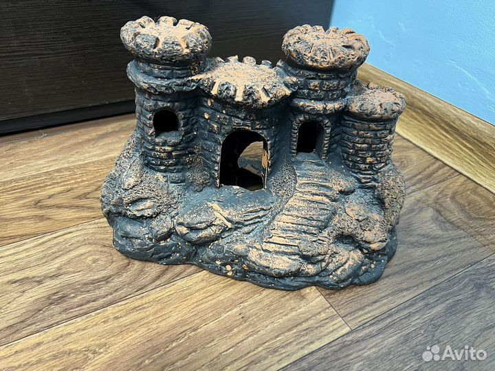 Замок для аквариума террариума