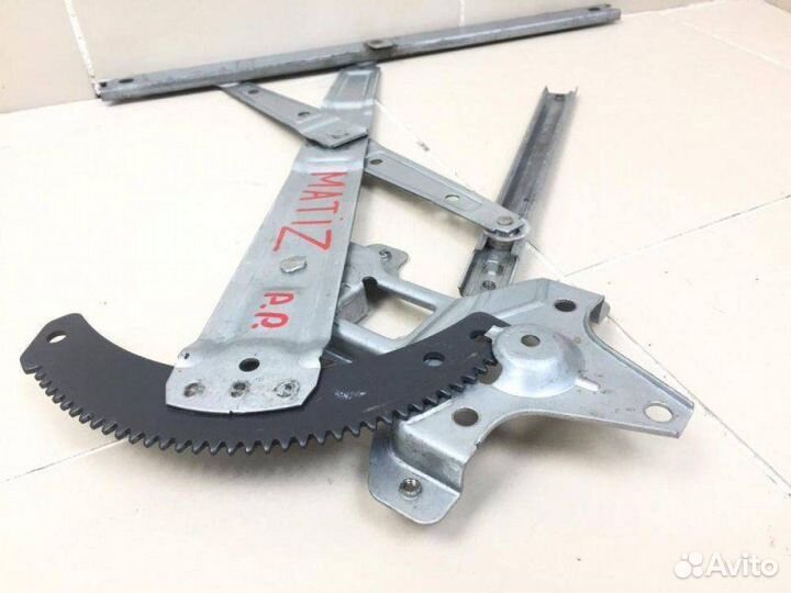 Стеклоподъемник передний правый Daewoo Matiz