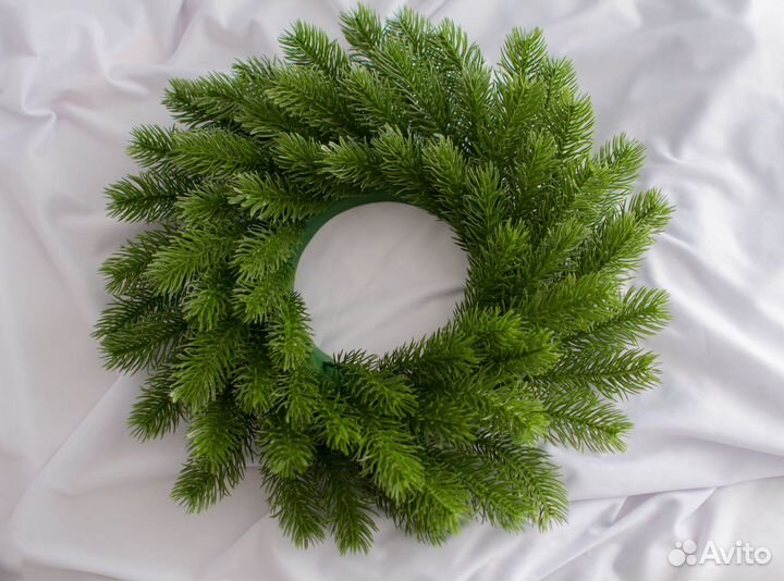 Новогодний еловый венок 37см