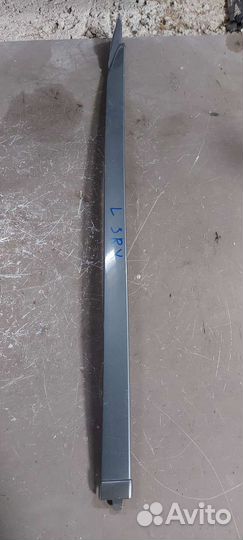 Молдинг лобового стекла на Cadillac SRX