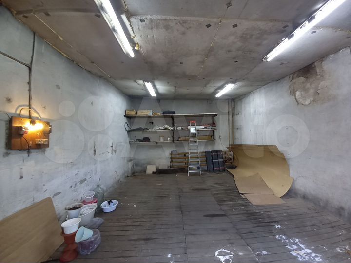 Гараж, > 30 м²