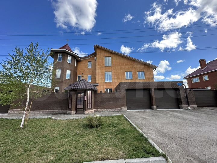 Дом 450 м² на участке 12 сот.