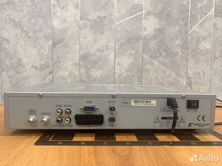 Спутниковый ресивер Starsat SR-X1800D