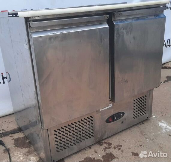 Стол холодильный гастромированный Tefcold SA 920