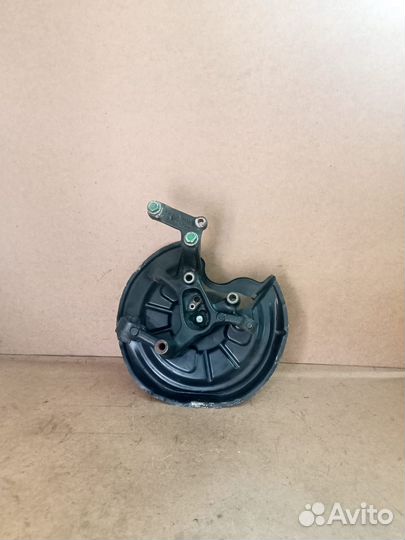 Кулак задний правый Volkswagen Golf (Mk5)