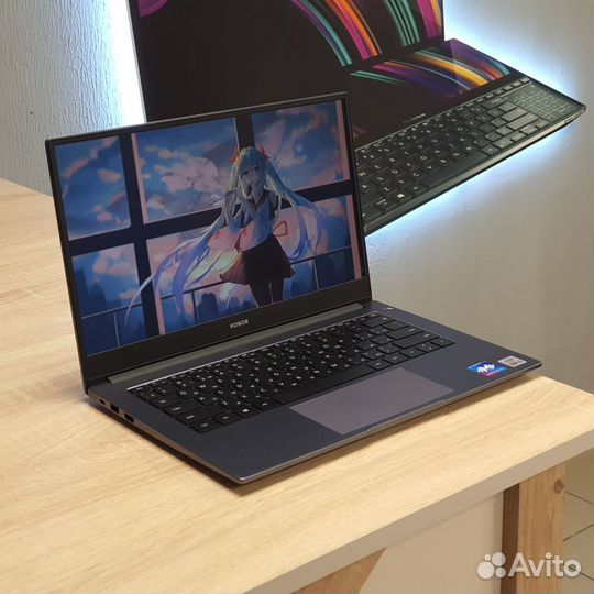 Ноутбук Honor intel core i3-10/Ram 8gb/SSD M.2 256