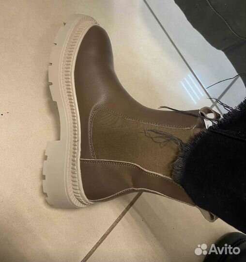 Ботинки Bridget 40 рр новые