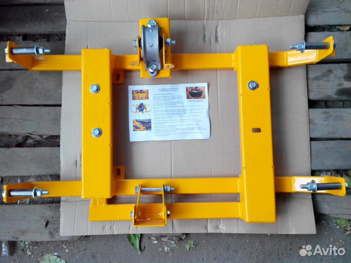 Подрамник раздатки Нива