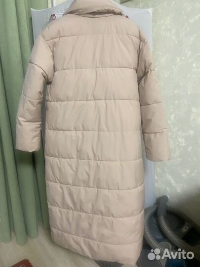Пуховик зимний длинный женский светлый с поясом