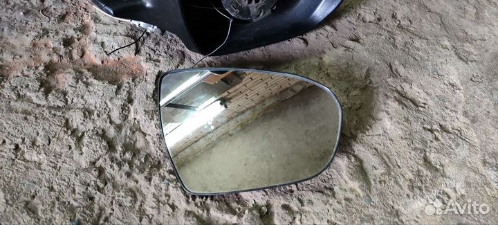 Зеркальная часть правого зеркала Киа Оптима 3 2012