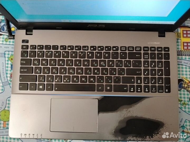 Ноутбук Asus X550C