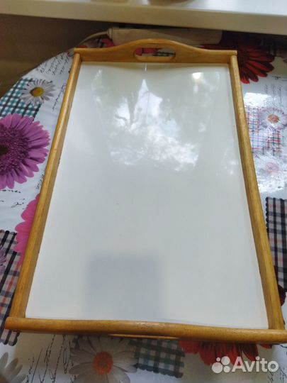 Столик-поднос с ручками для завтрака