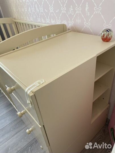 Детская кроватка с комодом