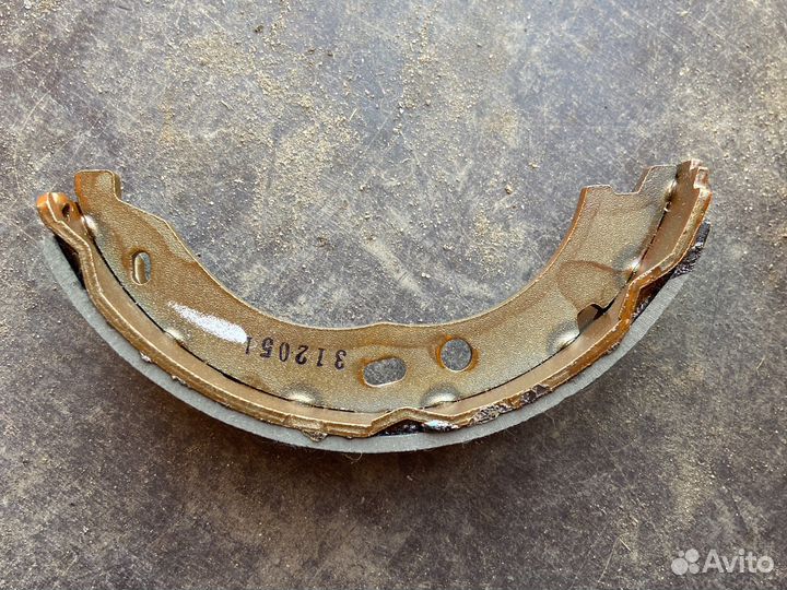 Колодки ручника комплект