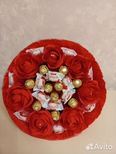 Букет с конфетами Ферерро Роше и Рафаэлло
