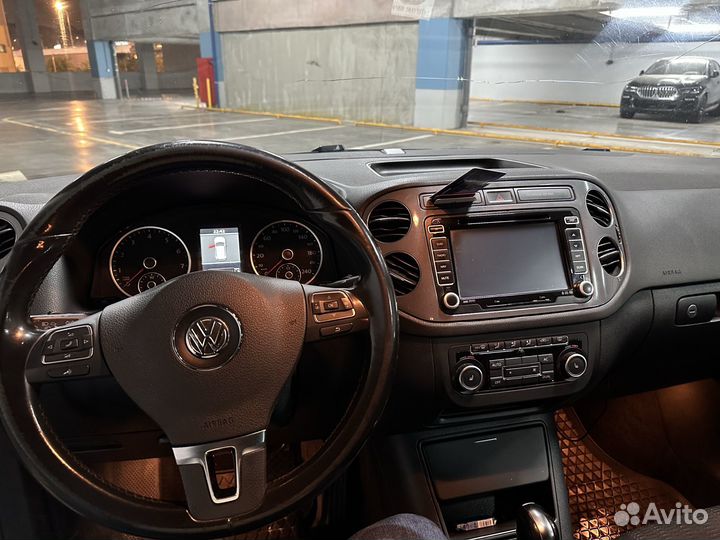 Volkswagen Tiguan 2.0 AT, 2011, 231 000 км