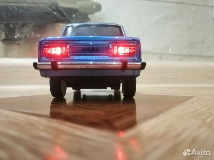 Металлическая машинка ваз 2106 шестерка