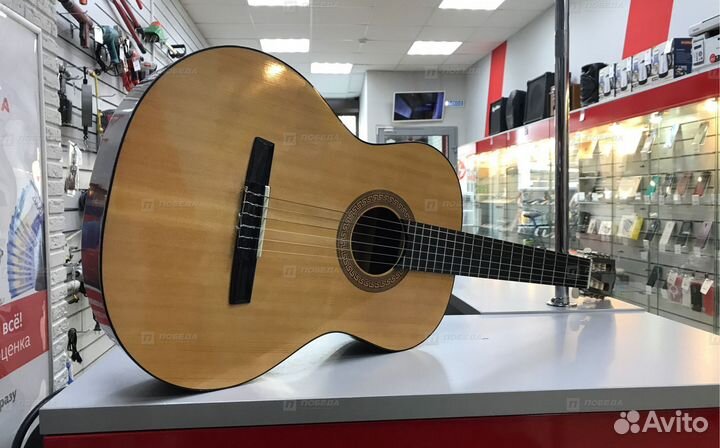 М4 Гитара классическая Hohner HC-06