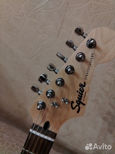 Электрогитара fender squier stratocaster bullet