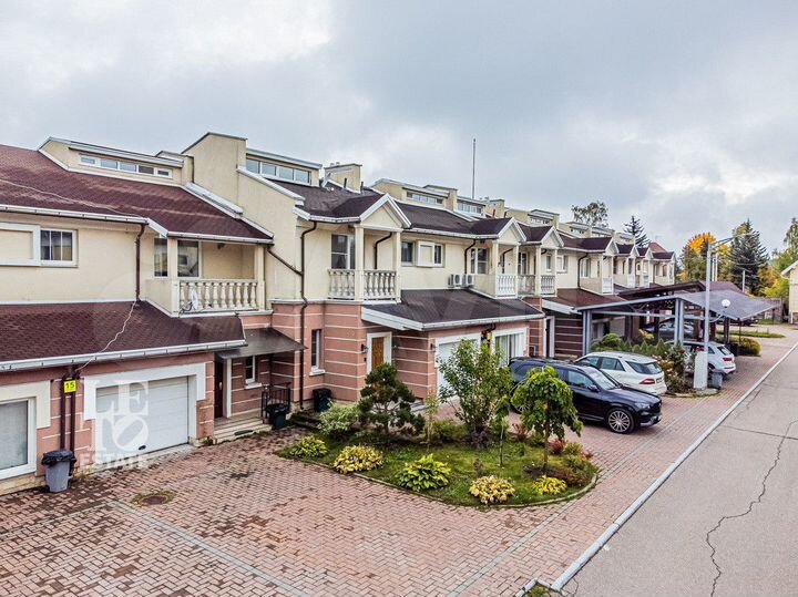 Таунхаус 170 м² на участке 2,7 сот.