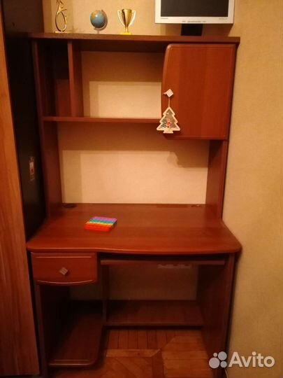 Письменный стол