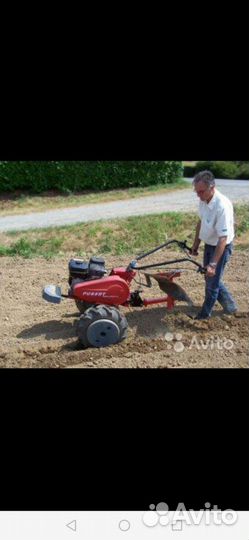 Вспашка земли культиватором мотоблоком