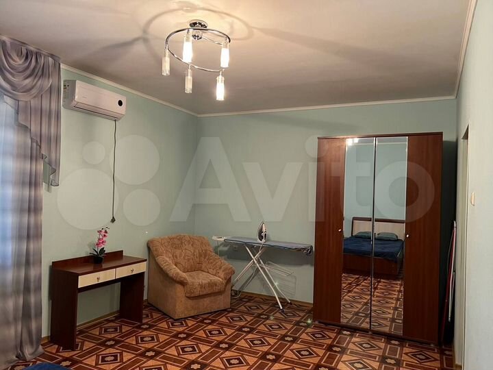 2-к. квартира, 90 м², 1/6 эт.