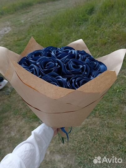 Букет цветов из атласных лент