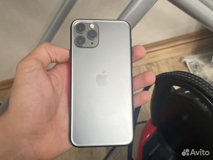 iPhone 11 Pro, 64 ГБ