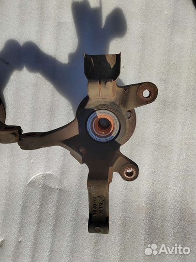 Мерседес Вито w638 поворотный кулак,ступица