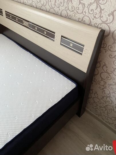 Кровать двухспальная 140 200