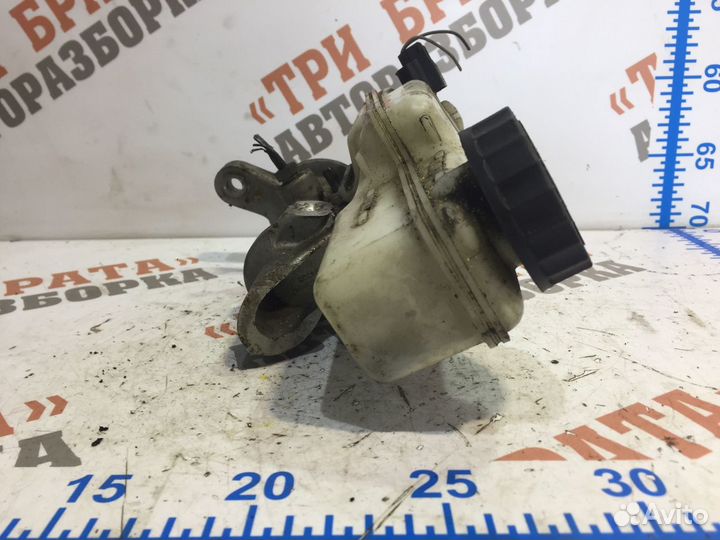 Рено Меган Главный тормозной цилиндр с бачком