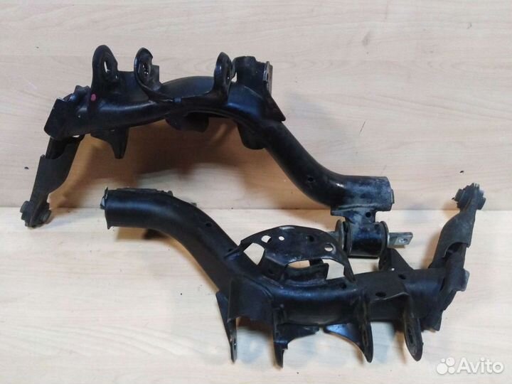 Задний рычаг Honda CR-V 4 Хонда црв 4