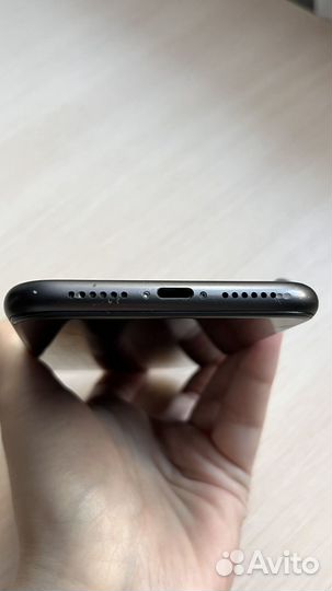 Телефон iPhone 11