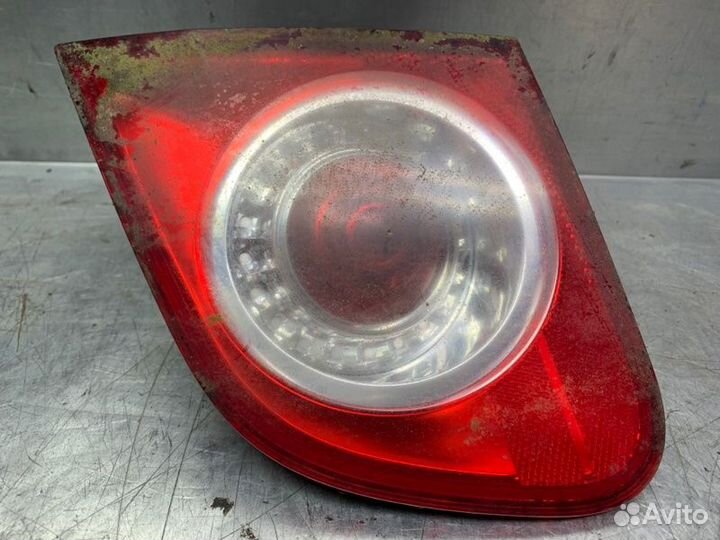 Фонарь задний внутренний правый Volkswagen Passat