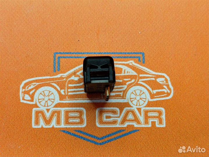 Кнопка w124 E-class 102.982