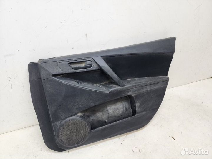 Обшивка двери передняя правая Mazda 3 BL 2007-2013