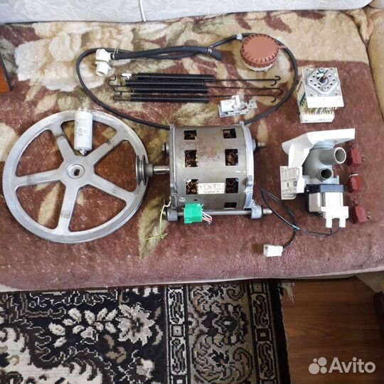 Двигатель,запчасти стеральных машин