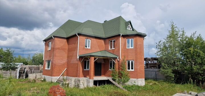 Дом 180 м² на участке 6 сот.