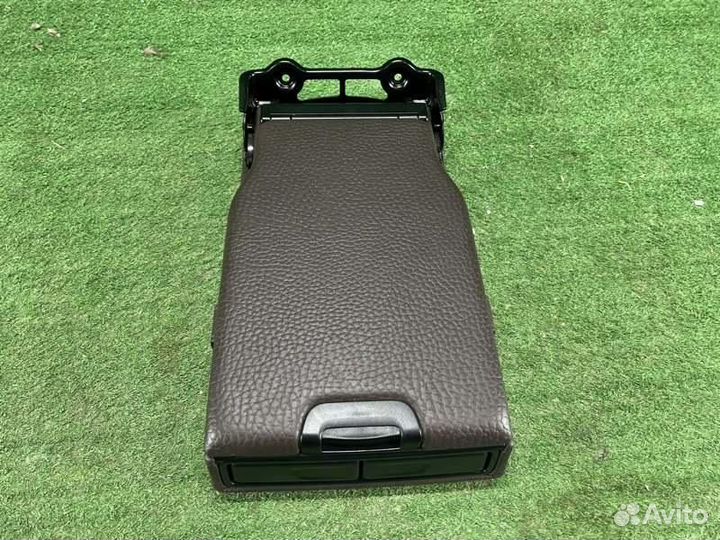 Подлокотник Mercedes-Benz A-Class