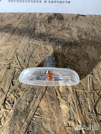 Повторитель поворота в крыло правый Kia Rio FB