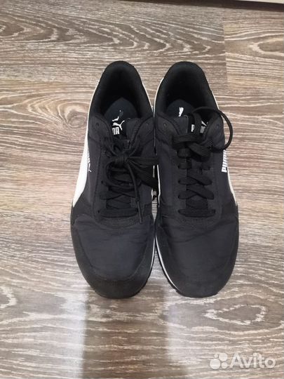 Кроссовки женские