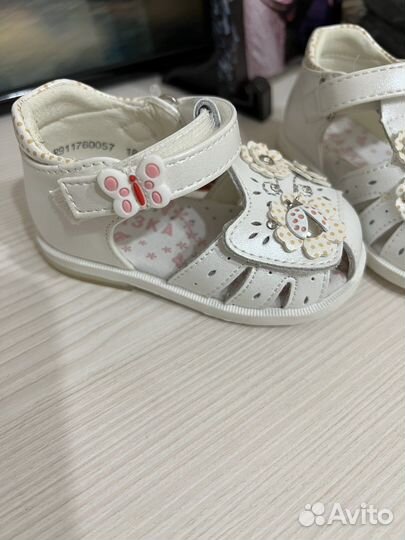 Босоножки для девочки