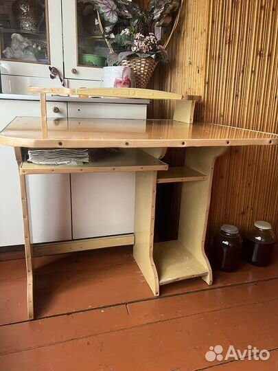 Письменный стол