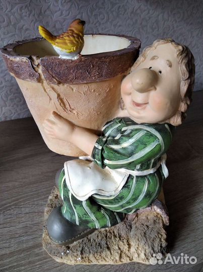 Фигурка декоративная с кашпо