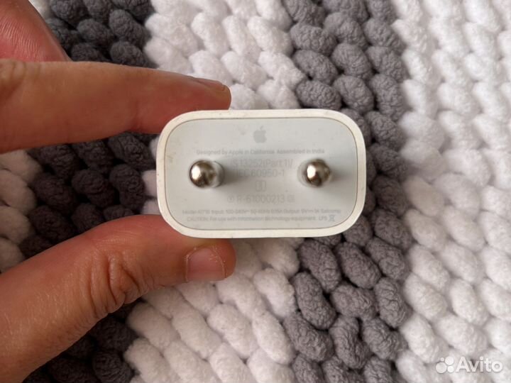 iPhone/iPad Зарядный адаптер 5W Оригиналь