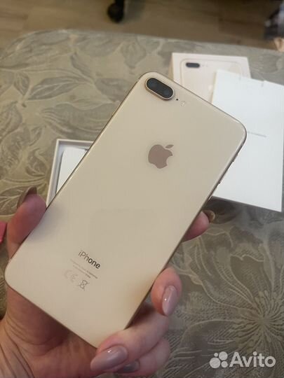 Телефон iPhone 8 plus 64 Гб