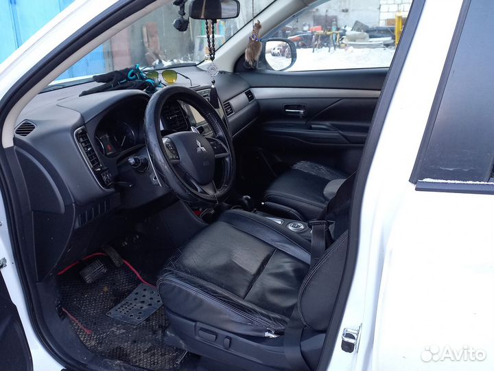 Mitsubishi Outlander 2.0 CVT, 2013, 280 000 км