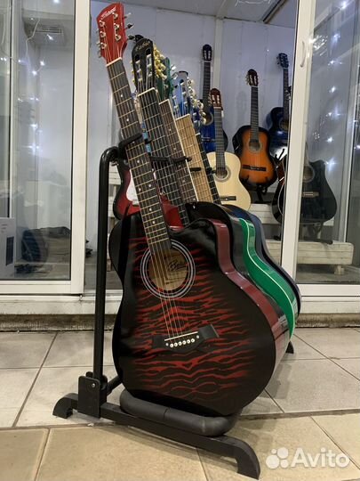 Акустическая гитара/ классическая гитара