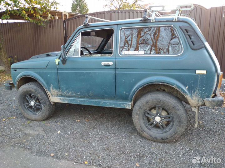 LADA 4x4 (Нива) 1.7 МТ, 1998, 150 000 км